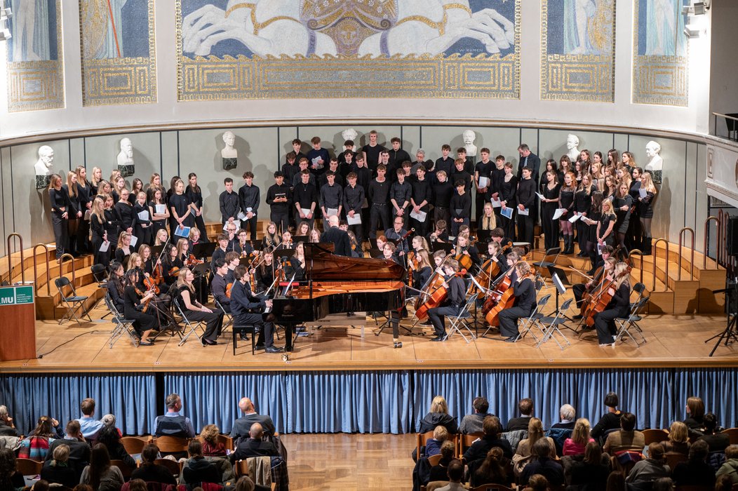 Das Orchester beim Weihnachtskonzert