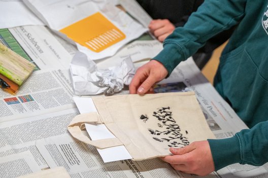 Siebdruckaktion beim Tag der offenen Tür
